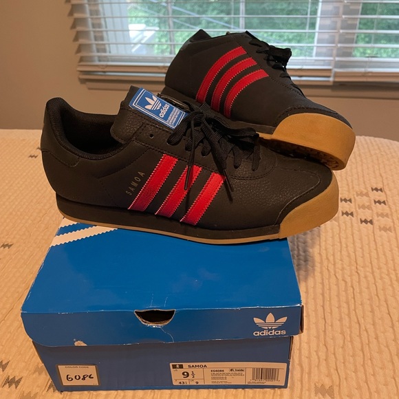 Adidas samoa 9.5 new - Picture 1 of 5